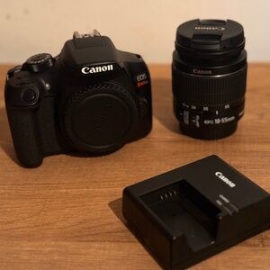 Canon EOS Rebel T6 w/ 18-55mm kit lens(comes with charger and battery)